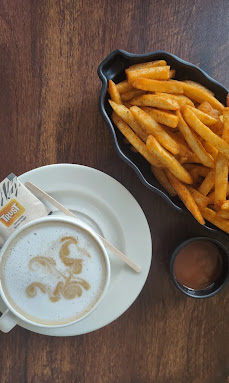 Coffee and peri peri fries